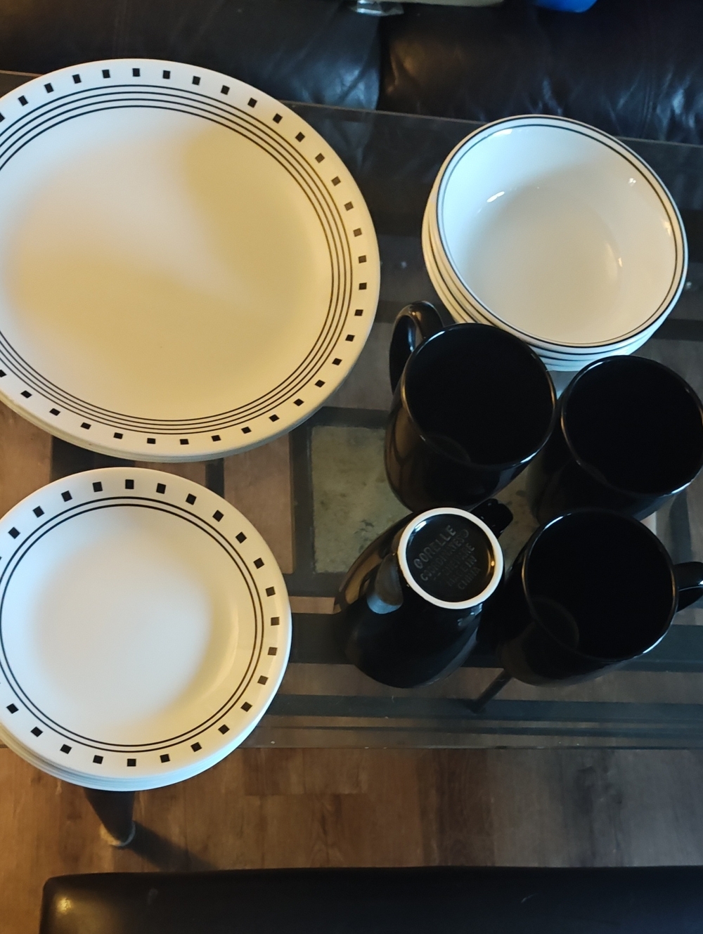 Corelle 18pc Set - Picture 3 of 3